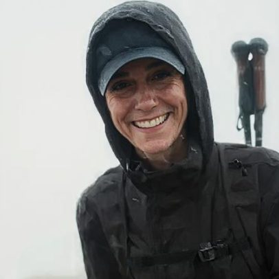 Catherine completa o Desafio Três Picos para explorar a vida após o câncer