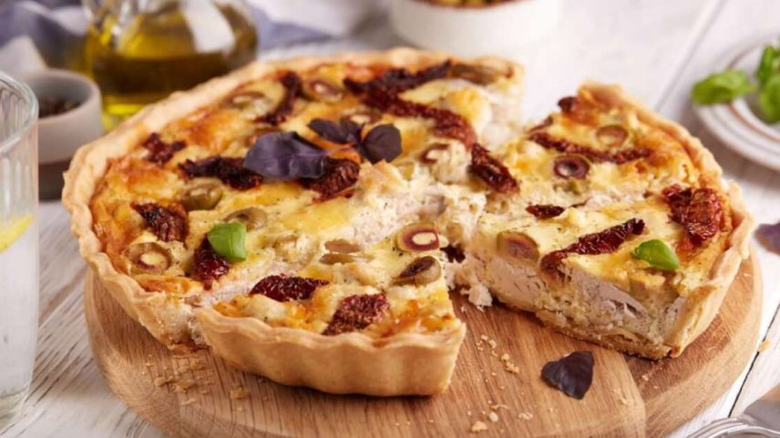 Quiche proteica de frango com tomate seco