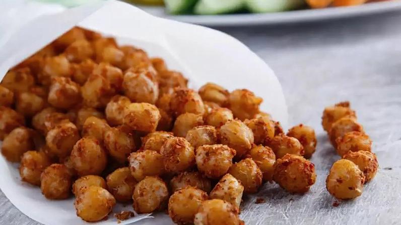 snack de grão-de-bico na airfryer.