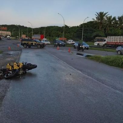 Ciclista morre atropelado por moto, carro e micro-ônibus na BR-101