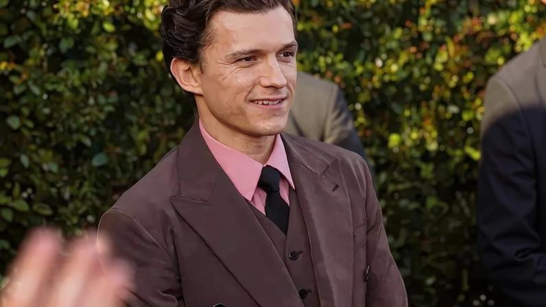 Veja Tom Holland e Zendaya juntinhos na Espanha