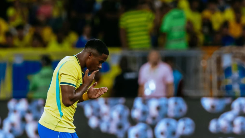 O desgaste físico de uma partida de futebol pode fazer um jogador gastar cerca de 1.500 calorias em apenas 90 minutos