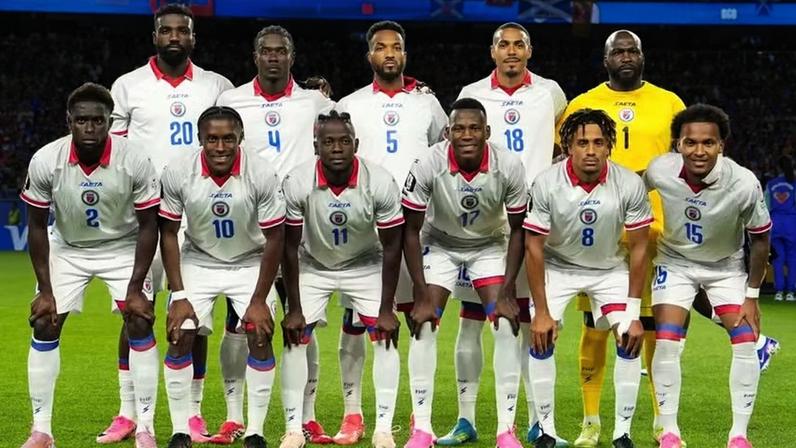 Seleção do Haiti no jogo contra a Escócia