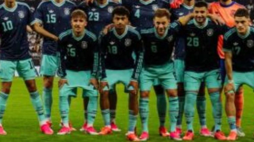Alemanha enfrenta donos da casa antes de início na Copa do Mundo.