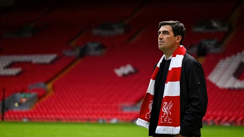 Futebol dinâmico de Iraola pode energizar o Liverpool, apesar da carga