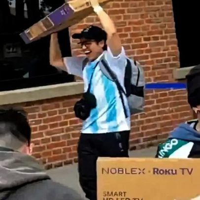 EUA negam vistos para a Copa; argentinos ganham TVs para acompanhar jogos em casa