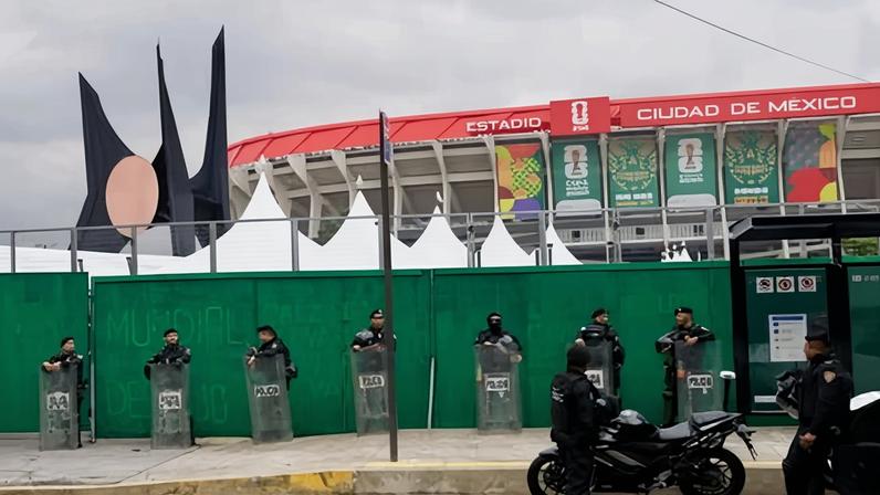 Greves e tensão temperam o clima da Copa em Cidade do México