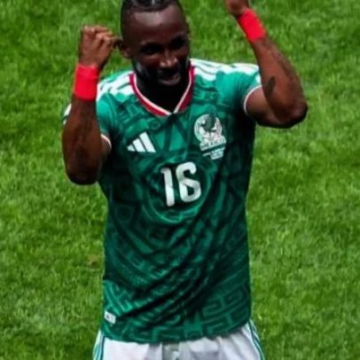 Quiñones exalta atuação do México e a força da torcida na estreia da Copa