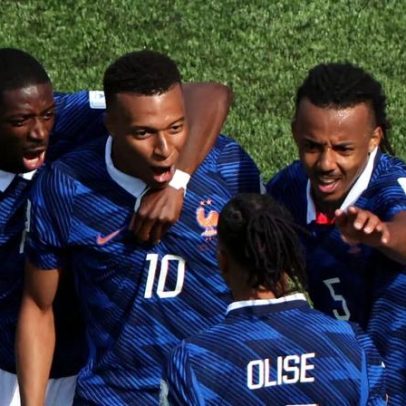 Mbappé destrava jogo, ultrapassa Pelé e comanda vitória da França sobre Senegal