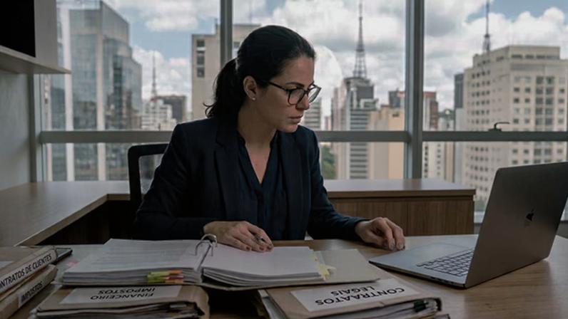 A gestão inteligente de acordos permite que empresas atualizem milhares de contratos com eficiência - Ilustração: Paulo Silvestre