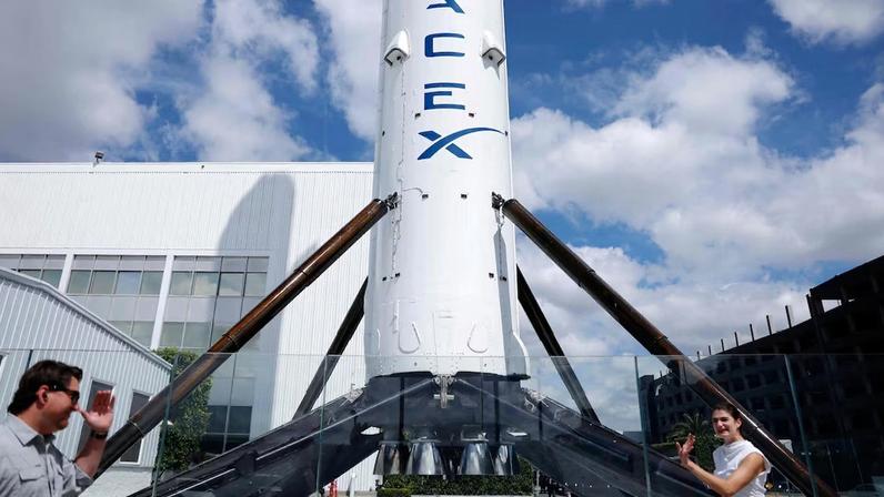 Foguete da SpaceX: empresa será listada no índice Nasdaq após 15 dias, mas não será incluída no S&P 500 antes de um ano, ou enquanto não der lucro (Photo by MARIO TAMA / GETTY IMAGES NORTH AMERICA / Getty Images via AFP) Foto: MARIO TAMA