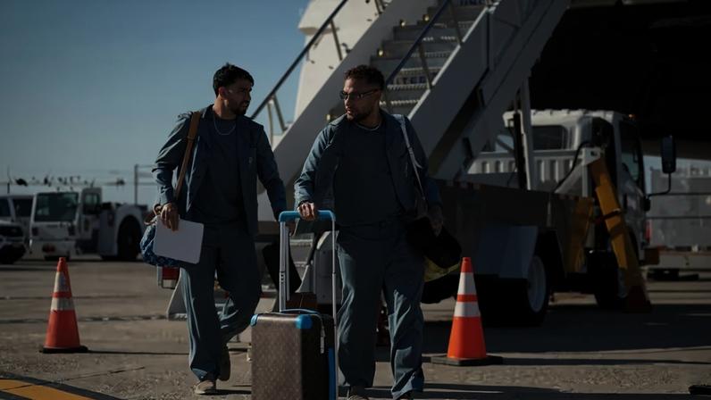 Neymar desembarca do avião nos Estados Unidos