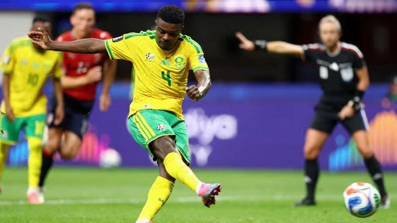 Mokoena, de pênalti, garante empate para a África do Sul