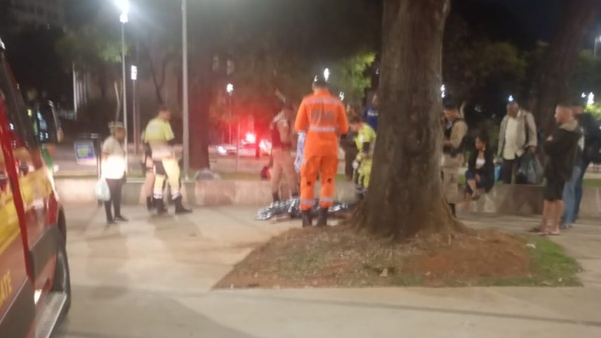Homem passou mal após comer marmita na Praça Rio Branco, no Centro de BH