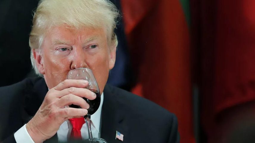 Donald Trump menace d’appliquer 100% de taxes sur les vins et spiritueux français.