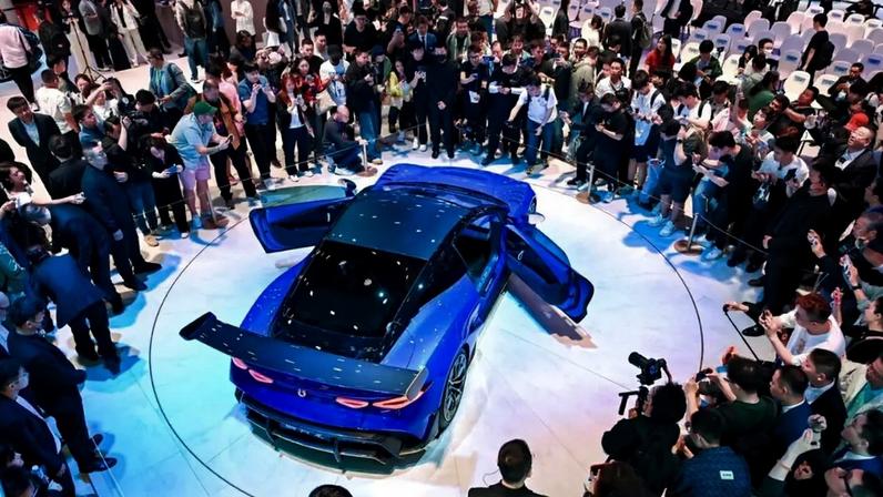 Um dos influenciadores ganha €250 por mês, e a BYD o levou à falência. Agora ele implora por misericórdia para não acabar arruinado.