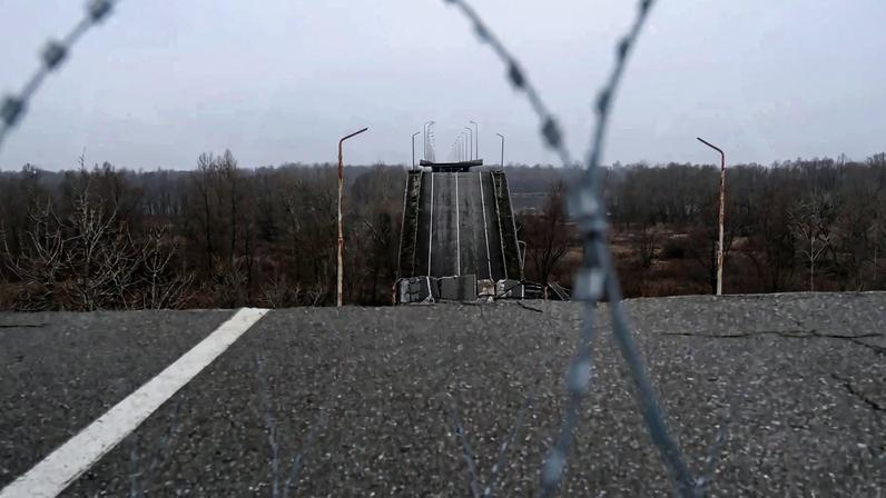 Vista de um ponto de passagem na fronteira da Bielorrússia com a Ucrânia. (Foto: EFE)