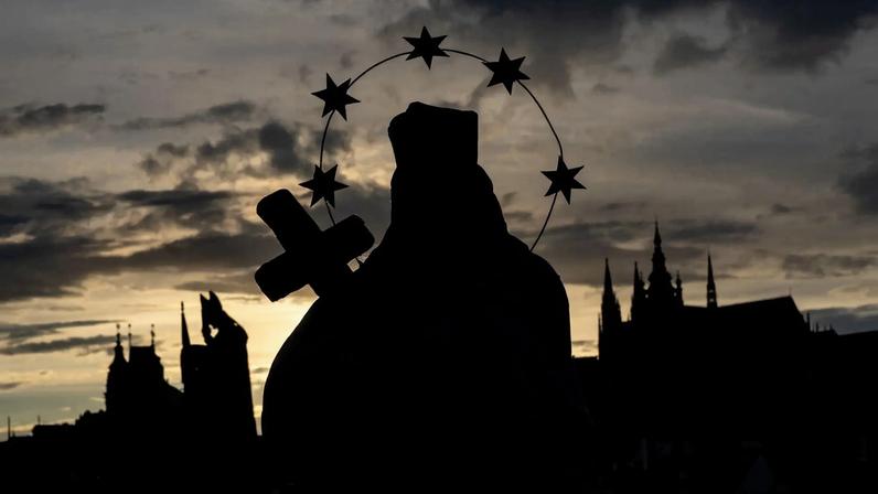 Imagem de uma celebração na República Tcheca, país que esteve sob o regime comunista. (Foto: EFE)