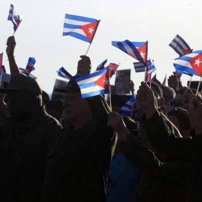 Cubanos desmaiam de fome em igrejas: causas e contexto
