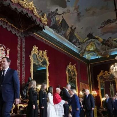 Papa pede fim de discursos que dividem a sociedade durante visita à Espanha