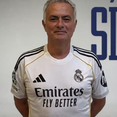 Florentino Pérez anuncia José Mourinho como novo técnico do Real Madrid