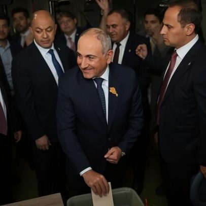 Governo pró-Oeste da Armênia vence eleição apesar da pressão russa