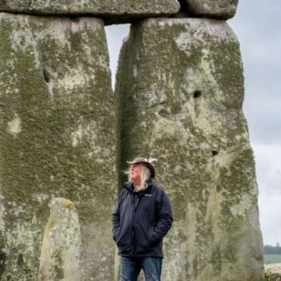 Arqueólogos descobrem protótipo mais antigo de Stonehenge