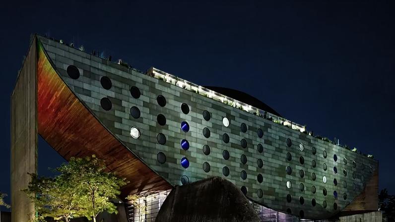 Hotel em São Paulo com formato de navio vira ícone da arquitetura contemporânea