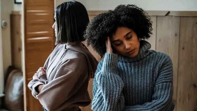 Guardar rancor pode impactar o sistema nervoso, aumentar o estresse e prejudicar a saúde mental; entenda o motivo