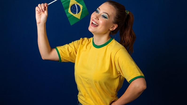 O uso inadequado de maquiagens, tintas faciais e pinturas corporais pode causar problemas dermatológicos
