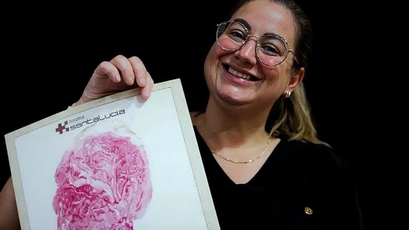 Uma batalha pela vida: a história de Kamylla, enfermeira obstetra em busca de tratamento
