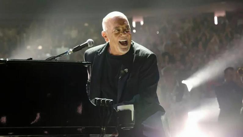 Quem nunca sonhou em assistir ao show do seu artista favorito colado no palco? Para os fãs do Billy Joel, esse desejo pode se tornar realidade