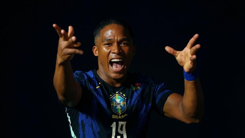 Endrick entrou no jogo contra o Haiti e teve um gol anulado