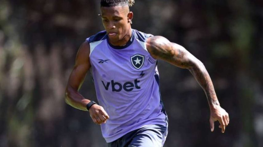 Danilo, do Botafogo, entrou na mira da Roma, da Itália –