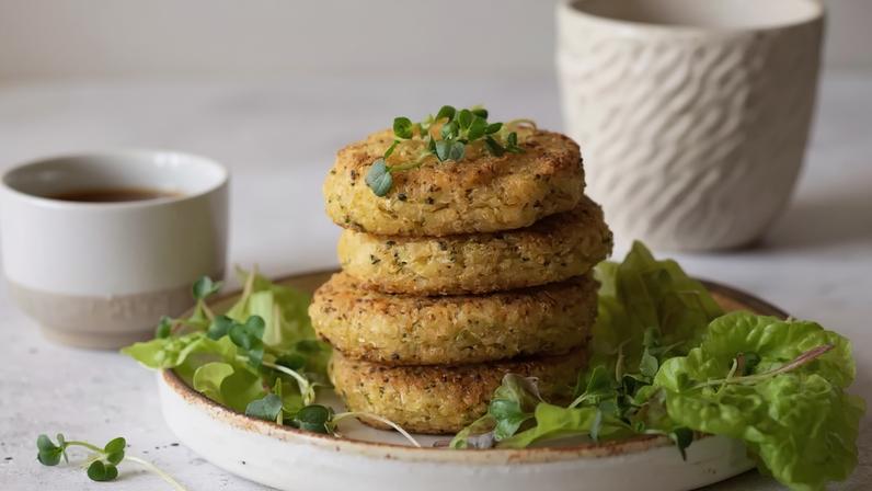 Hambúrguer de quinoa e brócolis