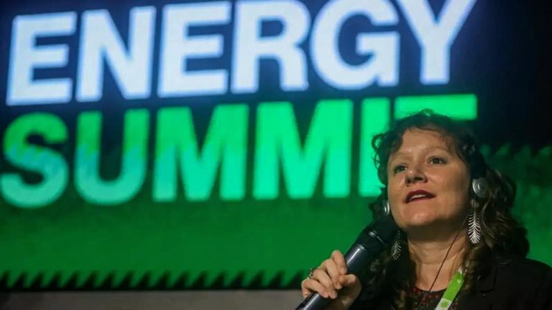 a transição dos modais pesados, como ônibus e caminhões, ainda enfrenta entraves regulatórios e financeiros, diz Clarisse Cunha Linke
