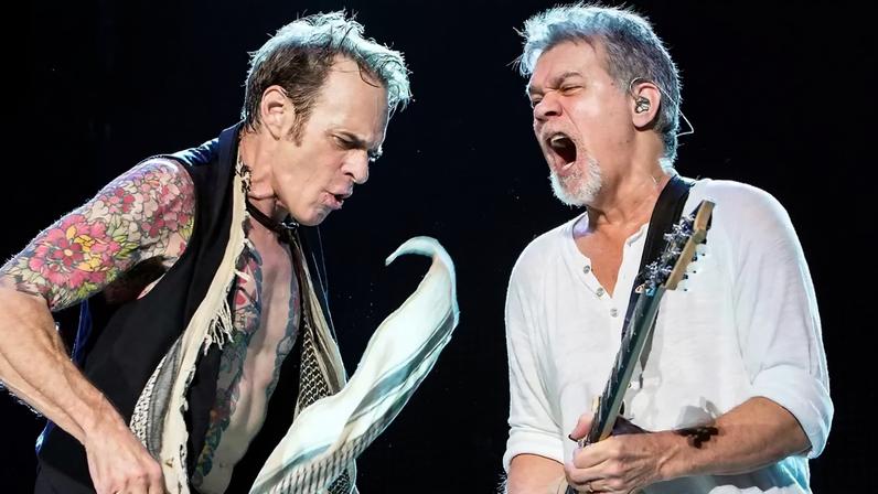 David Lee Roth e Eddie Van Halen durante show em 2015