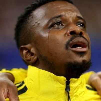 Mokoena emociona ao encerrar jejum e salvar África do Sul