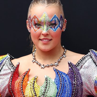 JoJo Siwa fala sobre sexualidade após comentários de Chris Hughes