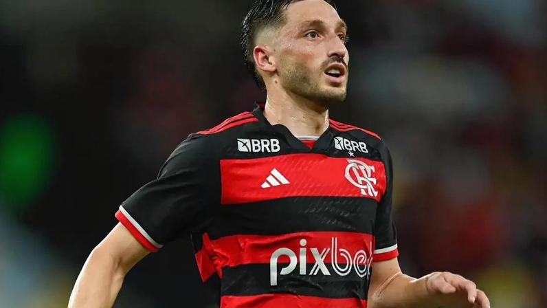 Viña em ação com a camisa do Flamengo