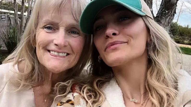 Paris Jackson e Debbie Rowe.