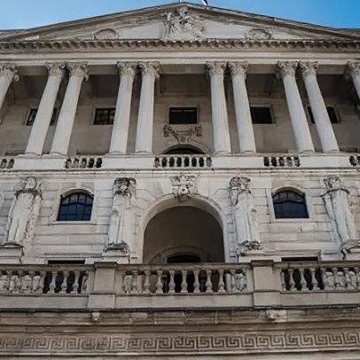 Taxas de juros devem permanecer estáveis pelo Banco da Inglaterra