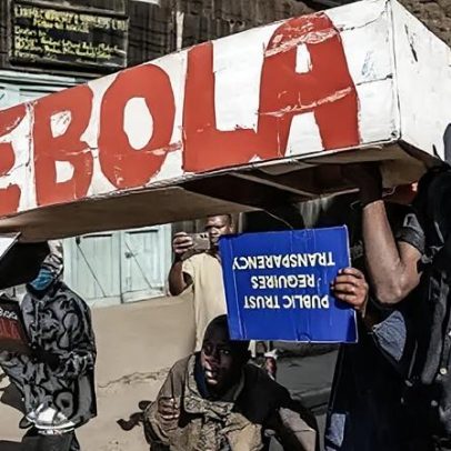 Polícia do Quênia usa gás lacrimogêneo em protesto contra centro de quarentena de Ebola nos EUA