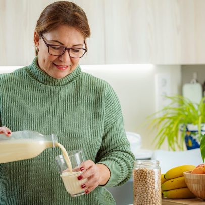 O que os ingredientes do leite de amêndoas dizem sobre a saúde