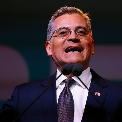 Xavier Becerra avança à eleição geral para governador da Califórnia