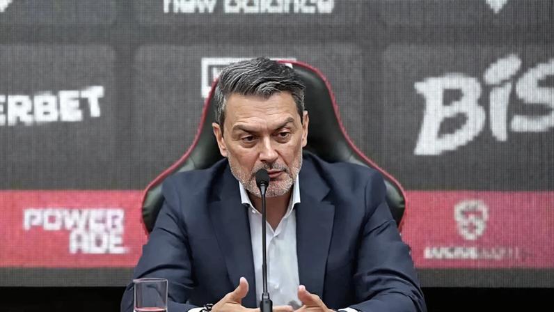 Rui Costa vem sofrendo represálias de todos os lados no São Paulo –
