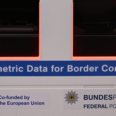 Viajantes relatam voos perdidos com novo sistema de entrada europeu
