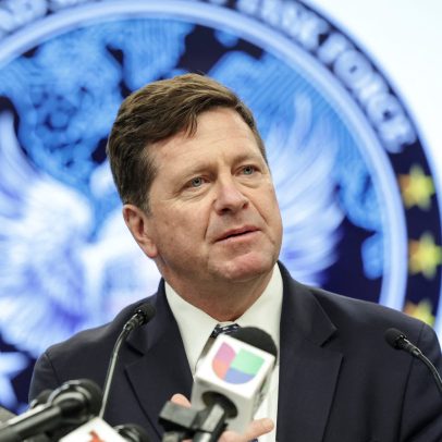 Trump indica o procurador Jay Clayton para cargo de inteligência
