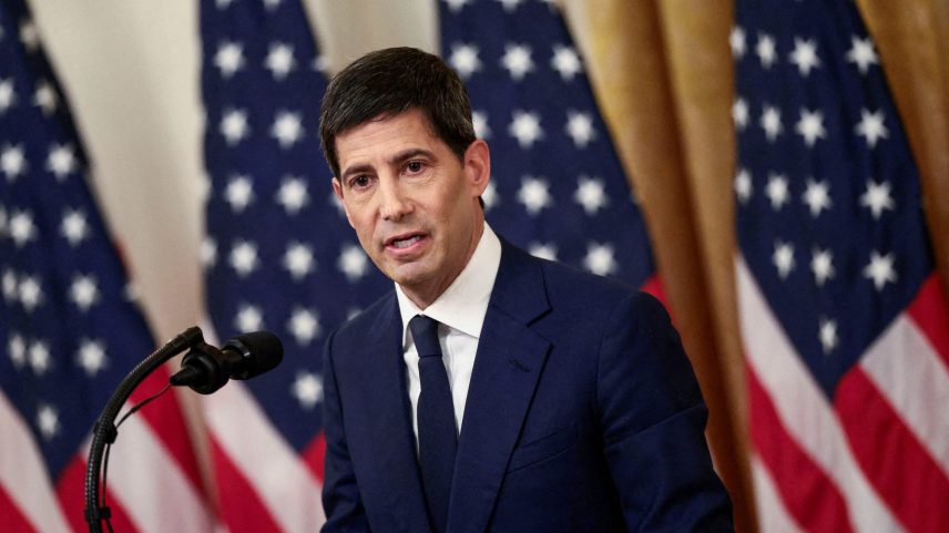 FILE PHOTO: Federal Reserve Chair Kevin Warsh delivers a speech on the day of his swearing-in ceremony, in the East Room of the White House in Washington, D.C., U.S., May 22, 2026. REUTERS/Evelyn Hockstein/File Photo