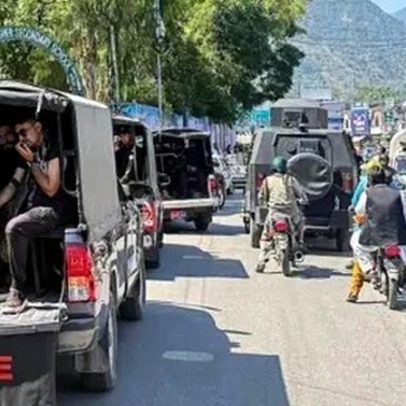 Milhares marcham na Caxemira administrada; confrontos deixam 15 mortos